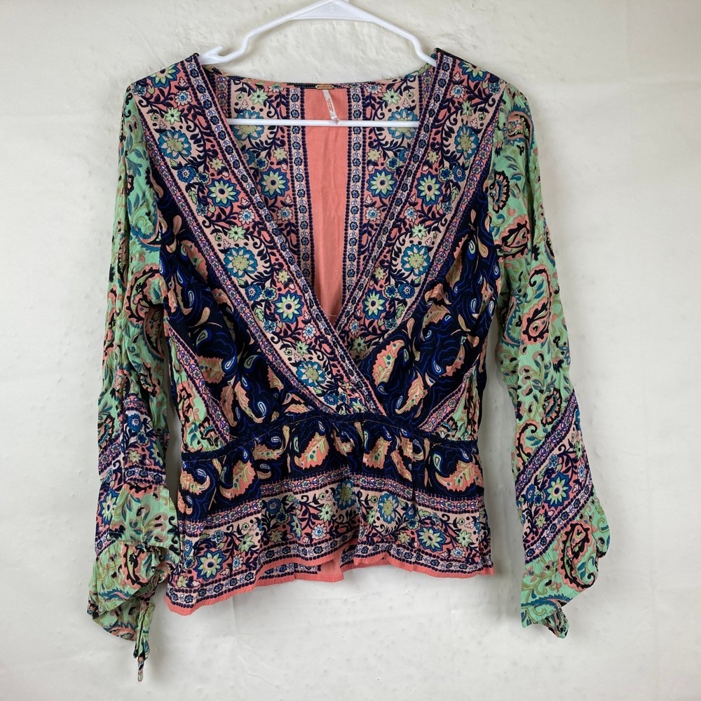 Free People Sz M Multicolor Floral Paisley Bell Sleeve Top Blouse Boho Festival - Picture 3 of 7